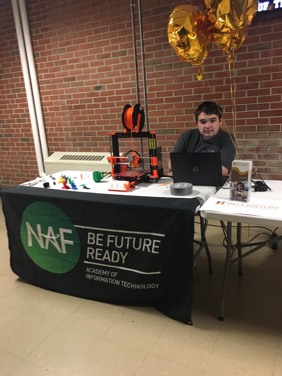 HHSAcademyOfIT's tweet photo. Come see us and Fine Arts and the Science Department at Supper Club! Tonight from 5:30-7! We have so much on display from our kids and plenty of food ;) https://t.co/EtT9sy9SWR