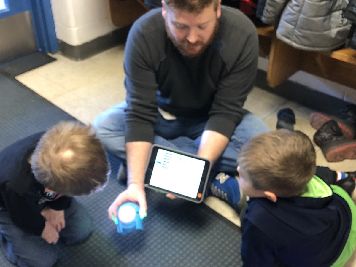 ChristaLeonardi's tweet photo. Today in Math we participated in the Hour of Code. We talked about coding and computer programming and participated in coding activities such as an Osmo coding game and learning about “Dot” the robot! We had a great time! 🤖💻🔢@KrohnEdu  @cheekmw16 @PlayOsmo #JCLEARNERS https://t.co/5fFh0yULpf