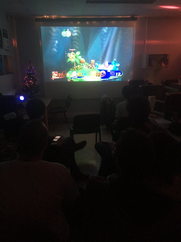 On s'échauffe pour Smash bros wii U !! #NuitInfo