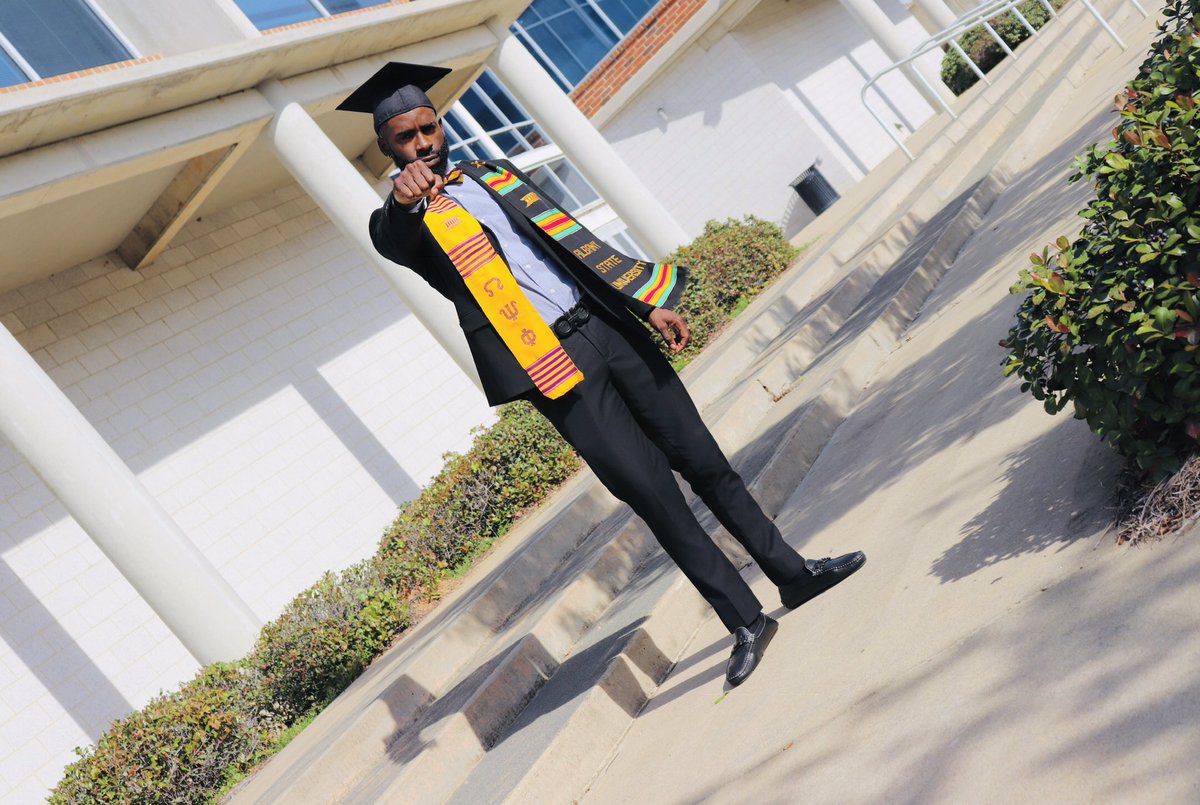7DawgHuncho's tweet photo. I’m really bout to graduate in ✌🏾days‼️ Let’s get this Bag 💰💸
📸: @_asiamonae
#gradszn #albanynotalabama #Asu18 #hbcugrad #blackexcellence #bagsecured #graduation #firstgengrad #thankful #ididit #graduatingbruhz #thewindwouldntletmebegreat https://t.co/8AgHJwPYOO