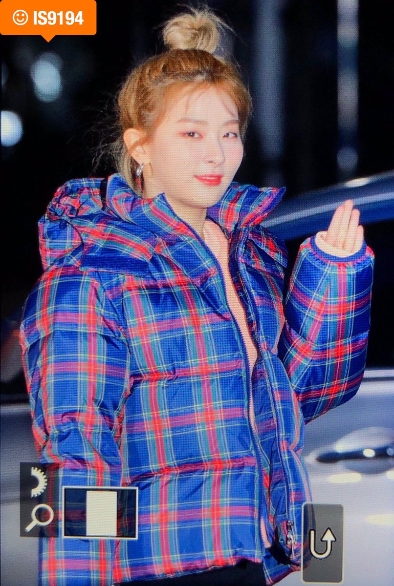 IS9194's tweet photo. (Preview) 181207 #슬기 #SEULGI https://t.co/q03mlbRVFA