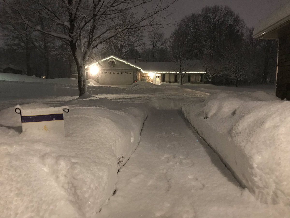 jtwill_76's tweet photo. First legit snow of the season. I’ll guess it’s a foot or perhaps a dusting more. #BraceYourself #WinterIsComing #WeGoWhereOthersDareNotGo https://t.co/sM8xutN3qk
