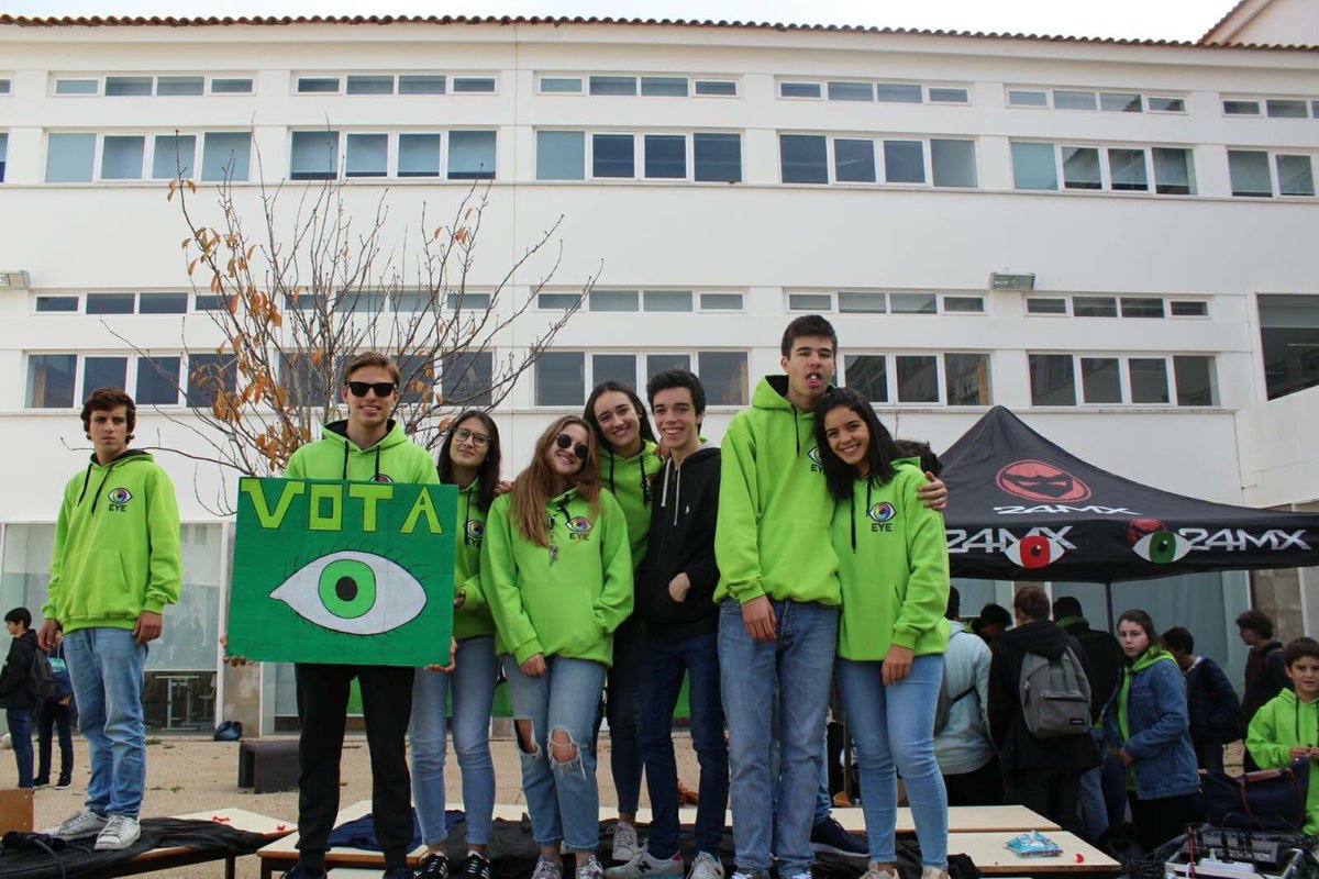 listaeye's tweet photo. 2° dia de campanha✅ 
Amanhã último dia de campanha e também dia de debate ficamos à vossa espera para apoiar a vossa lista 👀💚
#listaeye https://t.co/4j96ypoWP4