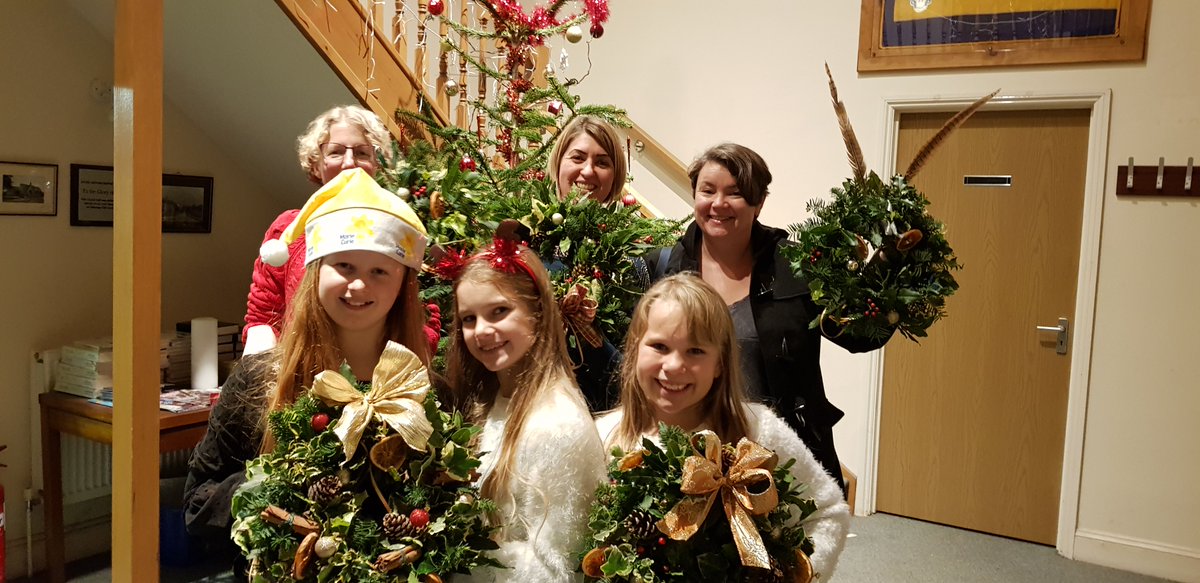 MC_FiveStokes's tweet photo. We had a great night making #Christmas Wreaths &amp; raising £464 for @mariecurieuk. Thanks for all the support #fundraising &amp; to @coopuk @coopukfood @LidlUK #StokeGifford #Bristol for donating some lovely refreshments 😍💛😍 https://t.co/buhgM5ZGg5