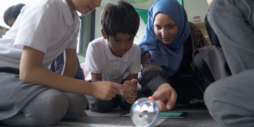 SpheroEdu's tweet photo. Check out our incredible educators all over the world and the amazing things they continue to do with Sphero in education. 
https://t.co/ZsxbplftrF https://t.co/bHaCQ1cFrq