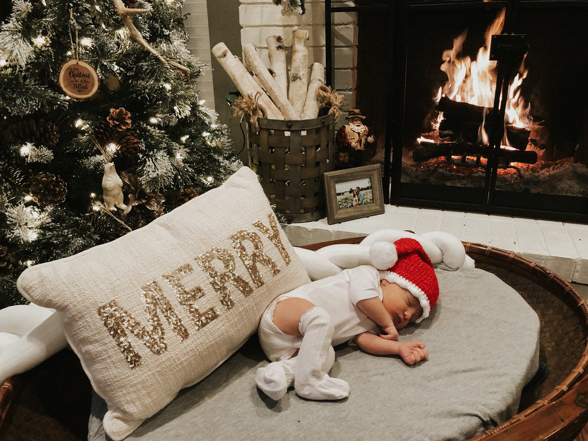 hayliepollard's tweet photo. Santa baby 🎅🏼 https://t.co/0NPHWmCP82