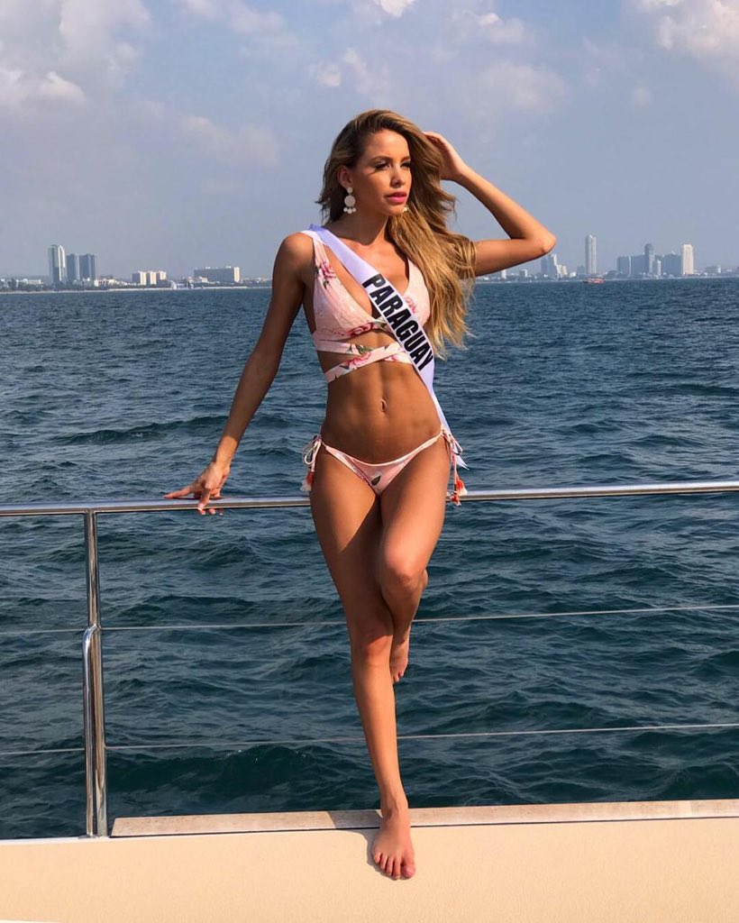 FC_LariT's tweet photo. Hoy toco playa 🏖 y la diosa se lució con ese cuerpazo!#MissUniverse #MissParaguay #MissUniverso #MissUniverso2018 #MissUniversoParaguay  #BelenAlderete 😍🇵🇾💕 https://t.co/XOf4NxX4gf