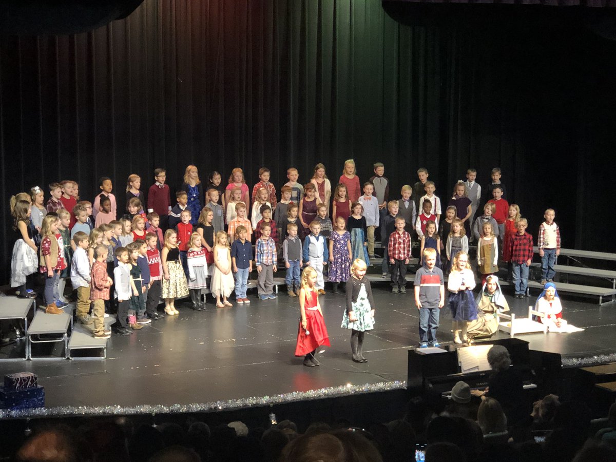 mrskelsjohn's tweet photo. Got my cuteness fix for the week! Our K-3 Holiday Music Program was excellent at Roseau Community Schools! #HappyHolidays #littlerams #xmasprogram https://t.co/mX58sj0lpI