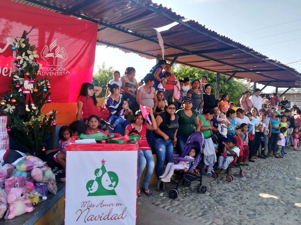 nmendigure's tweet image. Más de 120 niños de La Calera Alta en Chepén fueron impactados por el Proyecto #MasAmorEnNavidad desarrollado por la @IEAElPorvenir como parte de la Responsabilidad Social y aún #LoMejorEstáPORVENIR