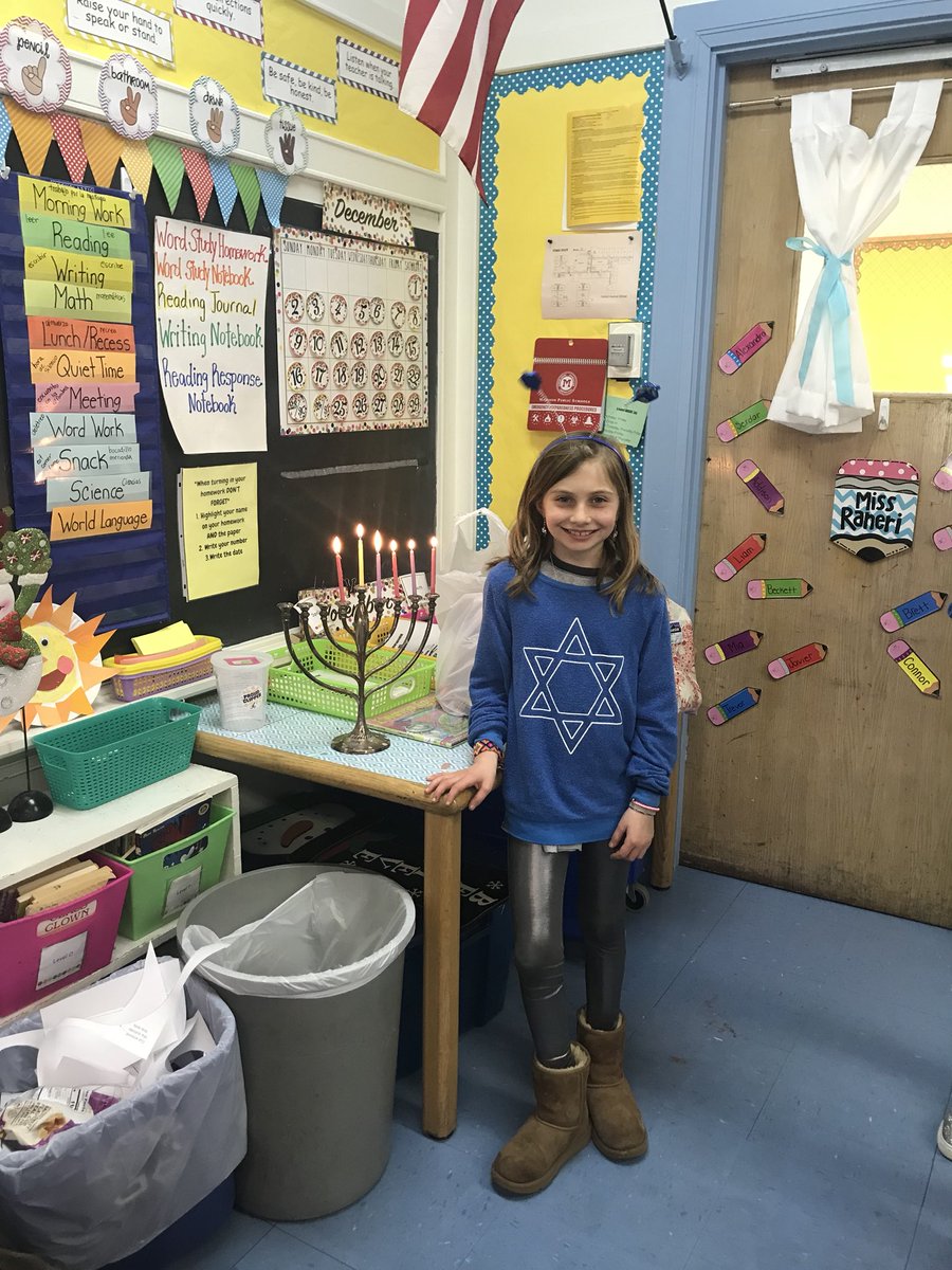 3RCAS's tweet photo. Thank you Mrs. Naftal for coming into the classroom to share about your Hanukkah traditions! #CASrocks @adweintraub2000 https://t.co/JngdJm3sGZ