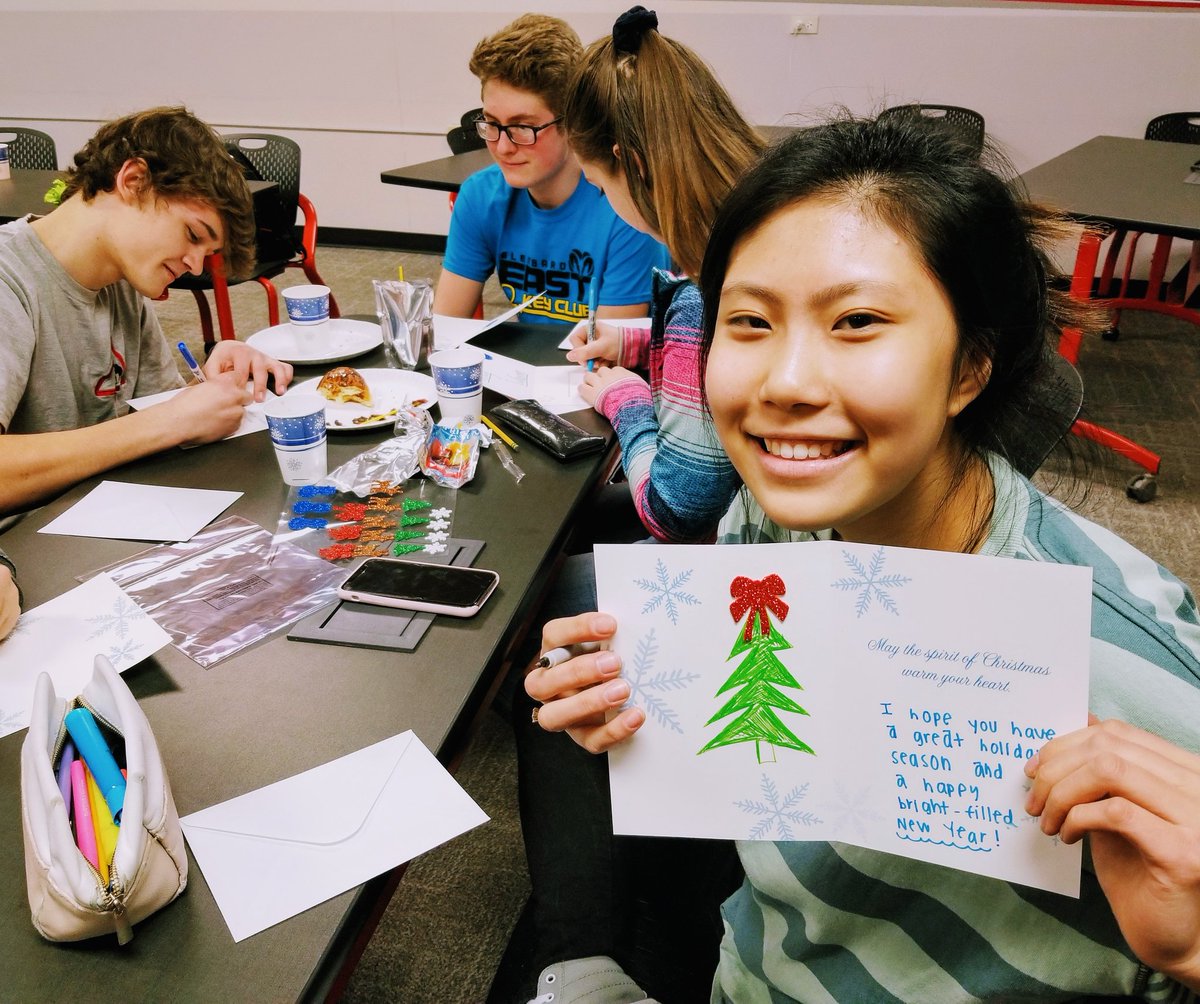 GEHSAPhumanMsB's tweet photo. Key Club cares! Productive afternoon creating holiday cards for DuPage Care Center. @Kiwanis @keyclub @GlenbardDist87 @GlenbardEastHS @DuPageSeniors @GEHSAPhumanMsB https://t.co/sKZln5Tryr