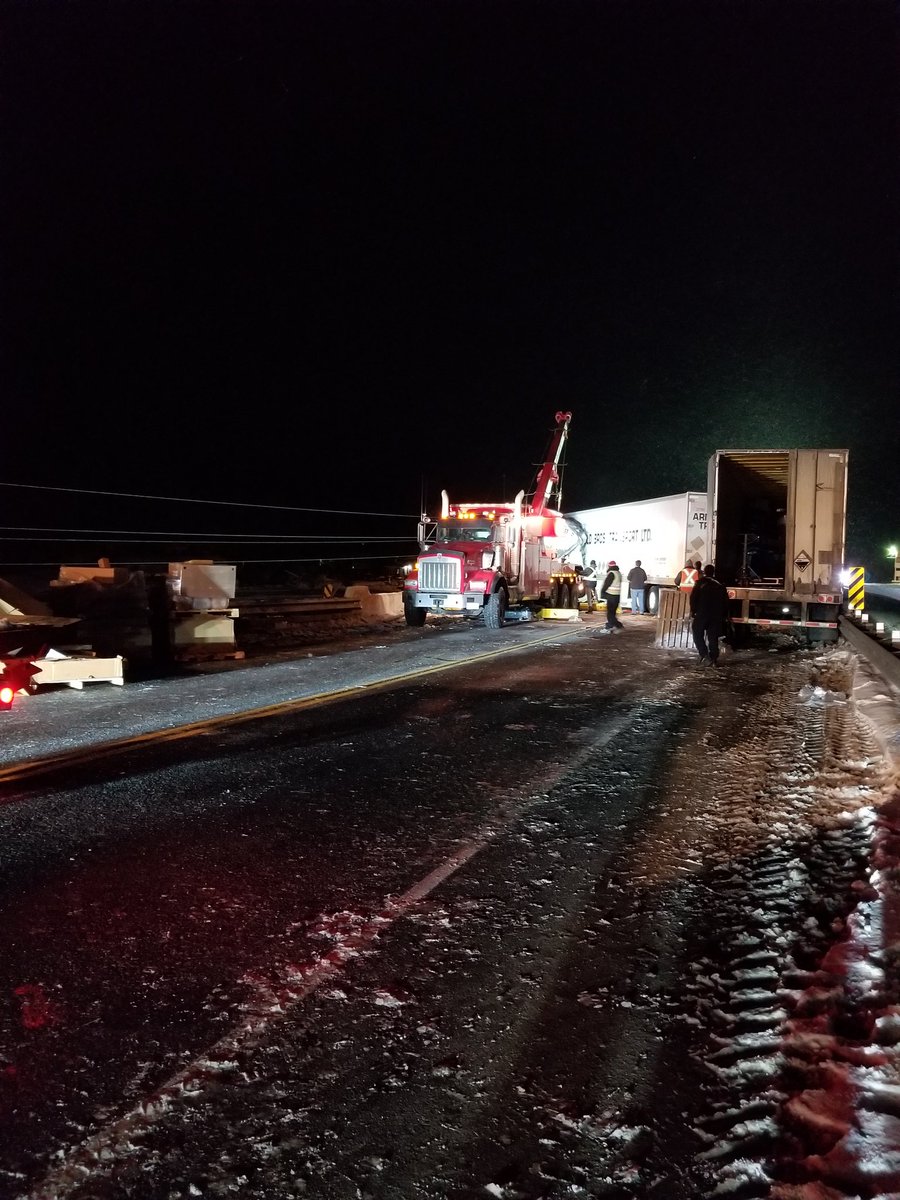 OPP_NER's tweet image. UPDATE FROM #Hwy69 at #KeyRiver.  The heavy tow trucks have begun removal of the wrecked #TransportTrucks.  #Hwy69 is still closed. Unknown time for Re-open but things are moving along. ^sh @511ONNortheast @OPP_COMM_NER