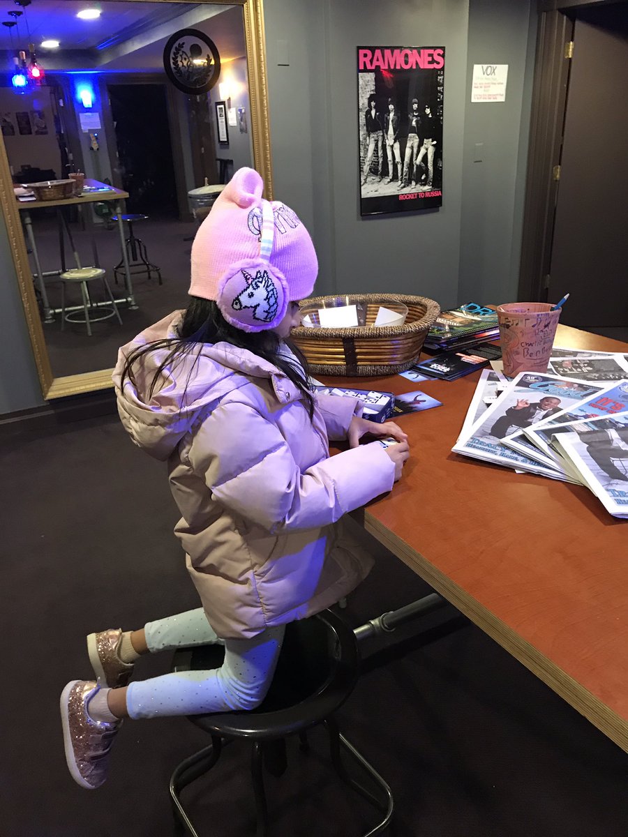 Ivez's tweet image. Hanging w my daughter at her music class..

Teacher: wow, that was great, have you been practicing? 

Daughter nods head nervously as she checks over to me to ensure I don’t blow up her spot🤣😂 

#shedidntpracticethisweek
#wetalkingaboutpractice