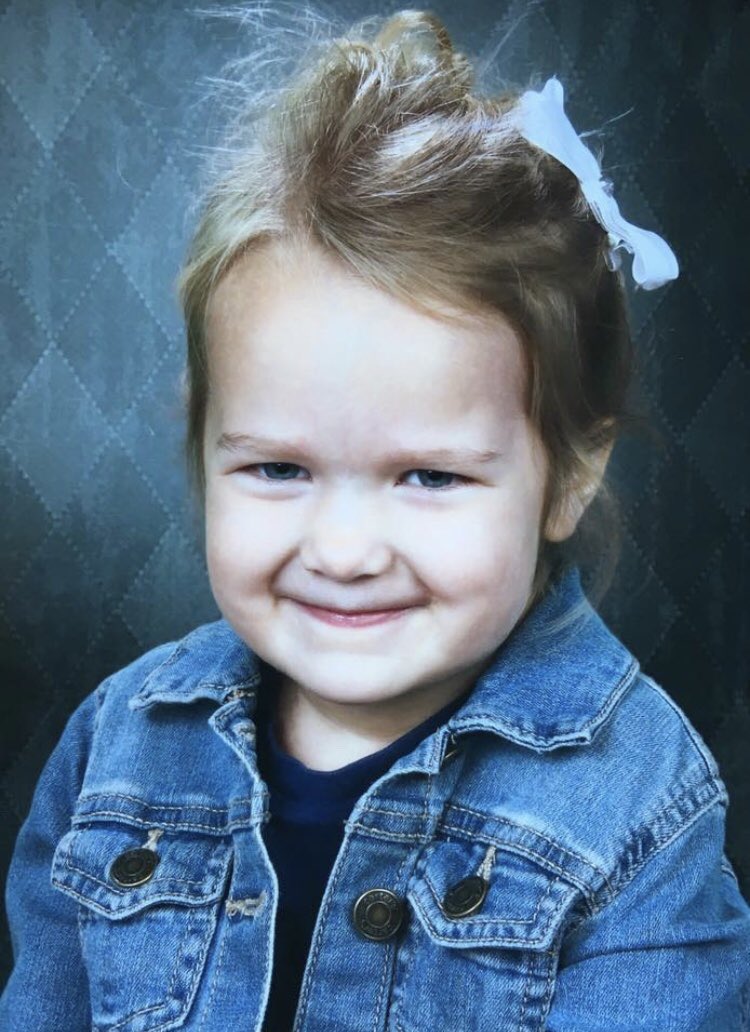macy_wheeler's tweet photo. My cousin definitely stole picture day this Christmas.. https://t.co/sLLscweaxa
