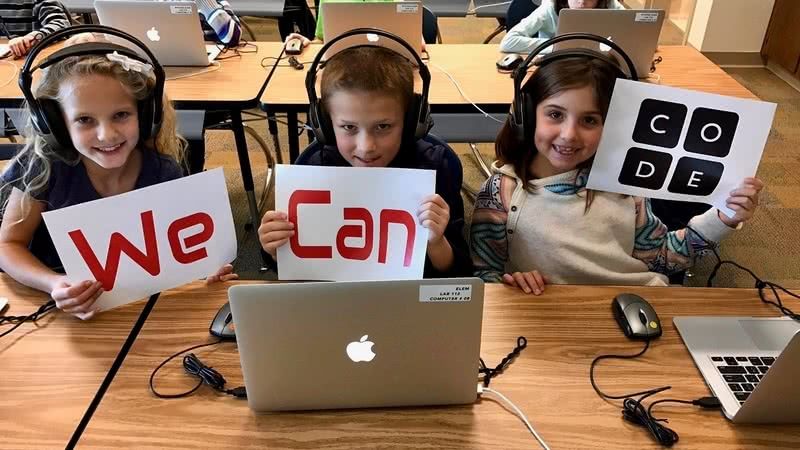 codeorg's tweet image. Lincoln Public Schools (@LPSorg) is the district winner in our Champion for Computer Science awards! The district teaches Code.org curriculum in all K-7 classes and was recently award a NSF grant to expand CS training for K-8 teachers ➡️buff.ly/2UlV1Lv