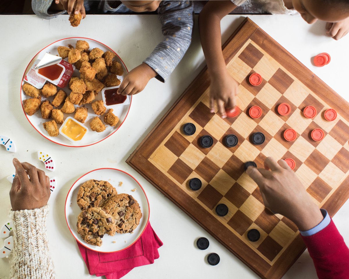 CFA_Roanoke's tweet photo. Warm Nuggets, ooey gooey Chocolate Chunk Cookies, and spending time with family. Ok, cold winter days aren't so bad afterall! https://t.co/1J6wnyUul1