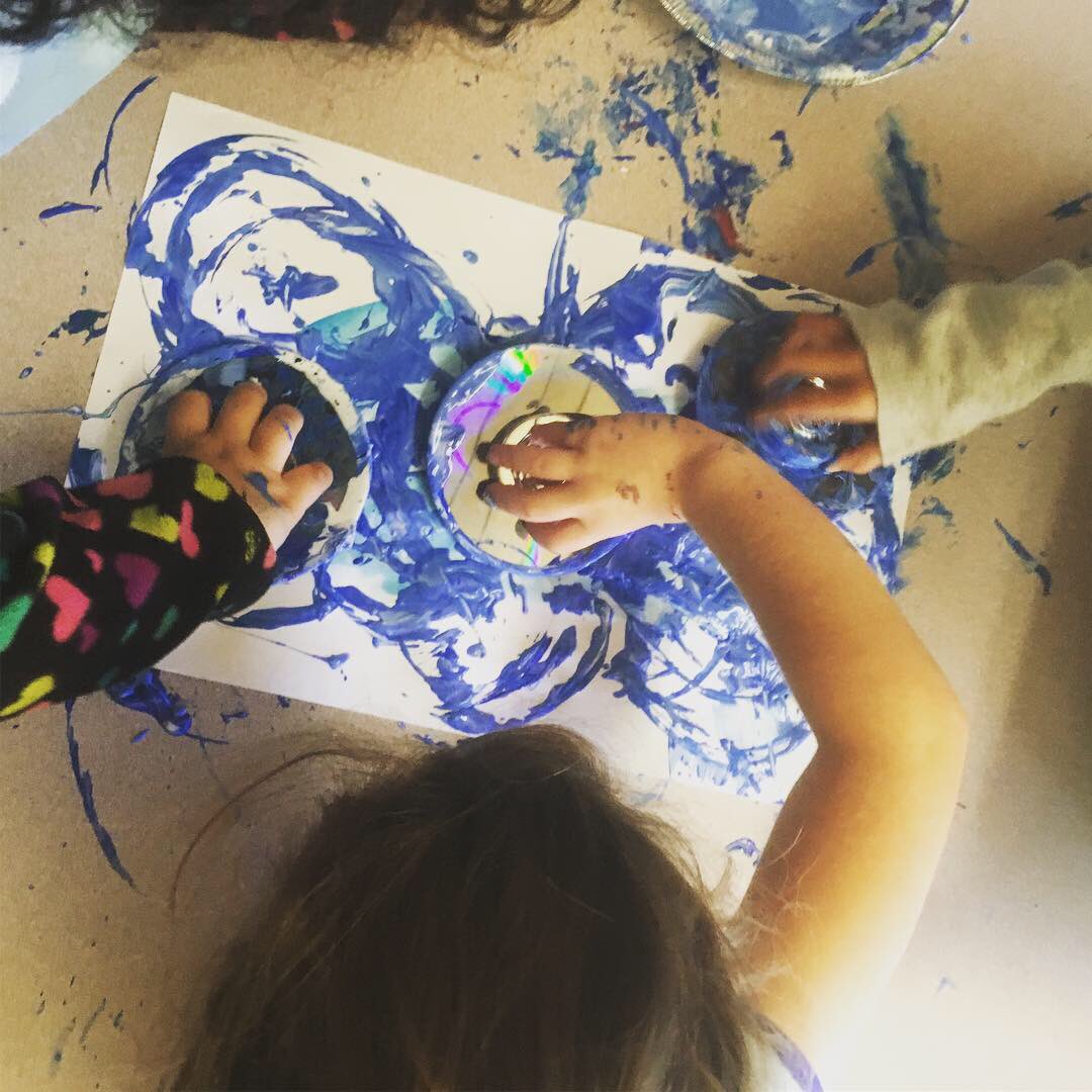 mmefaubert's tweet image. Spinning Hanukkah dreidels inspired this collaborative art. We used DIY spinners dipped in paint. Ss had so much fun watching the paint FLY! In the famous words of Ms. Frizzle: “Make mistakes and get messy!” @bridgebulldogs #sd38learn #sd38french  #primaryart #HappyHanukkah