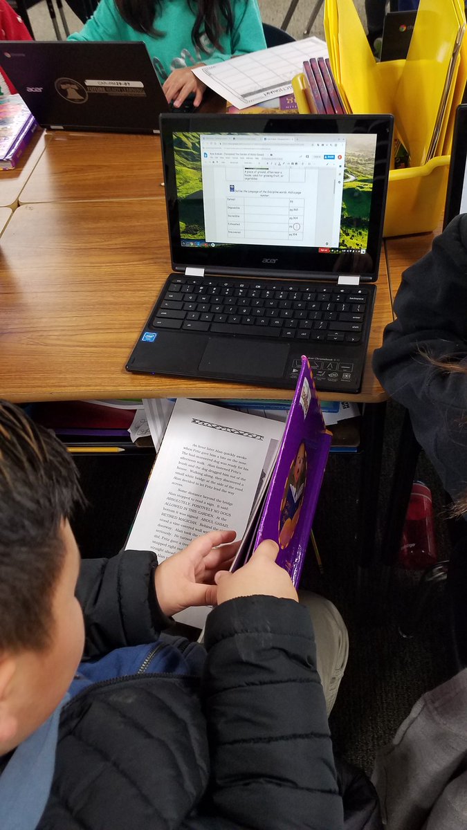 Mrs_C_Almario's tweet image. Ss using #multipleresources to answer questions on their #googleclassroom assignment #cognitivecontentdictionary #eduawesome #usdlearns #carltonusd