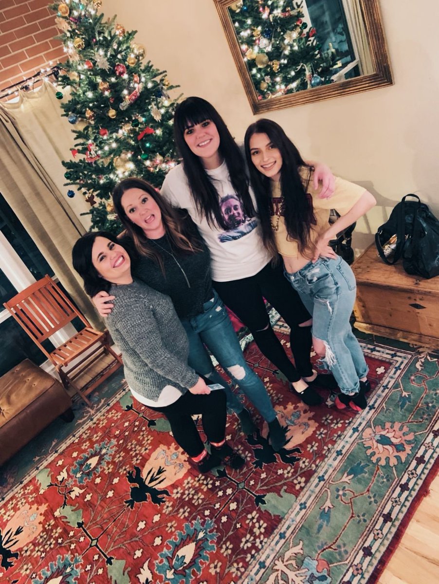 SportClipsUT125's tweet photo. We had our team holiday part the other night and i think we're all in agreeance that we work with the most incredible people! We were sad that not everyone could make it but that snowy weather is in FULL force! Welcome winter ⛄ ⛄ ⛄ #mysportclips #sportclips https://t.co/9wZ67p3ldn