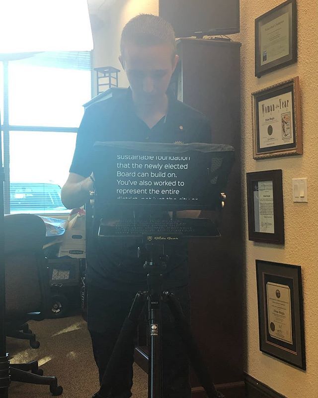 michaelpohl24's tweet photo. Our teleprompter made it's debut use out in the field today! Worked PERFECTLY! 
#glidecam #samsung #sony #sonya6500 #videographer #teleprompter https://t.co/yUuvWTm9UI https://t.co/6C2II6DGh2
