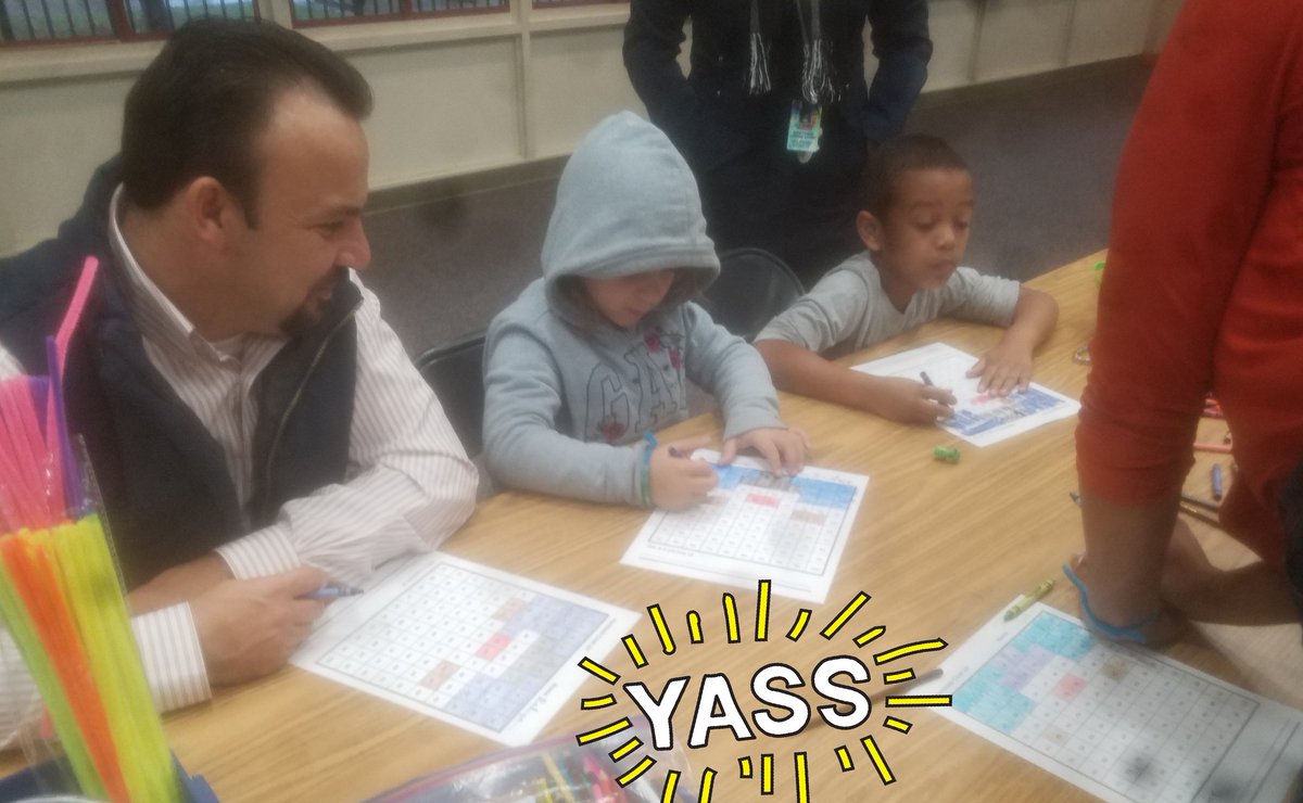 MaestraJara's tweet photo. Rain couldn't keep these parents away from our Family Tech Night! We used QRcodes and unplugged activities to keep everyone engaged! @MaestraMorales @MrsMeier3 @BosLangAcademy @CajonValleyUSD #teachersafterschool #familytechnight #codingkiddos #binarybracelets #qrcodes #nailedit https://t.co/bNBslJwaB9