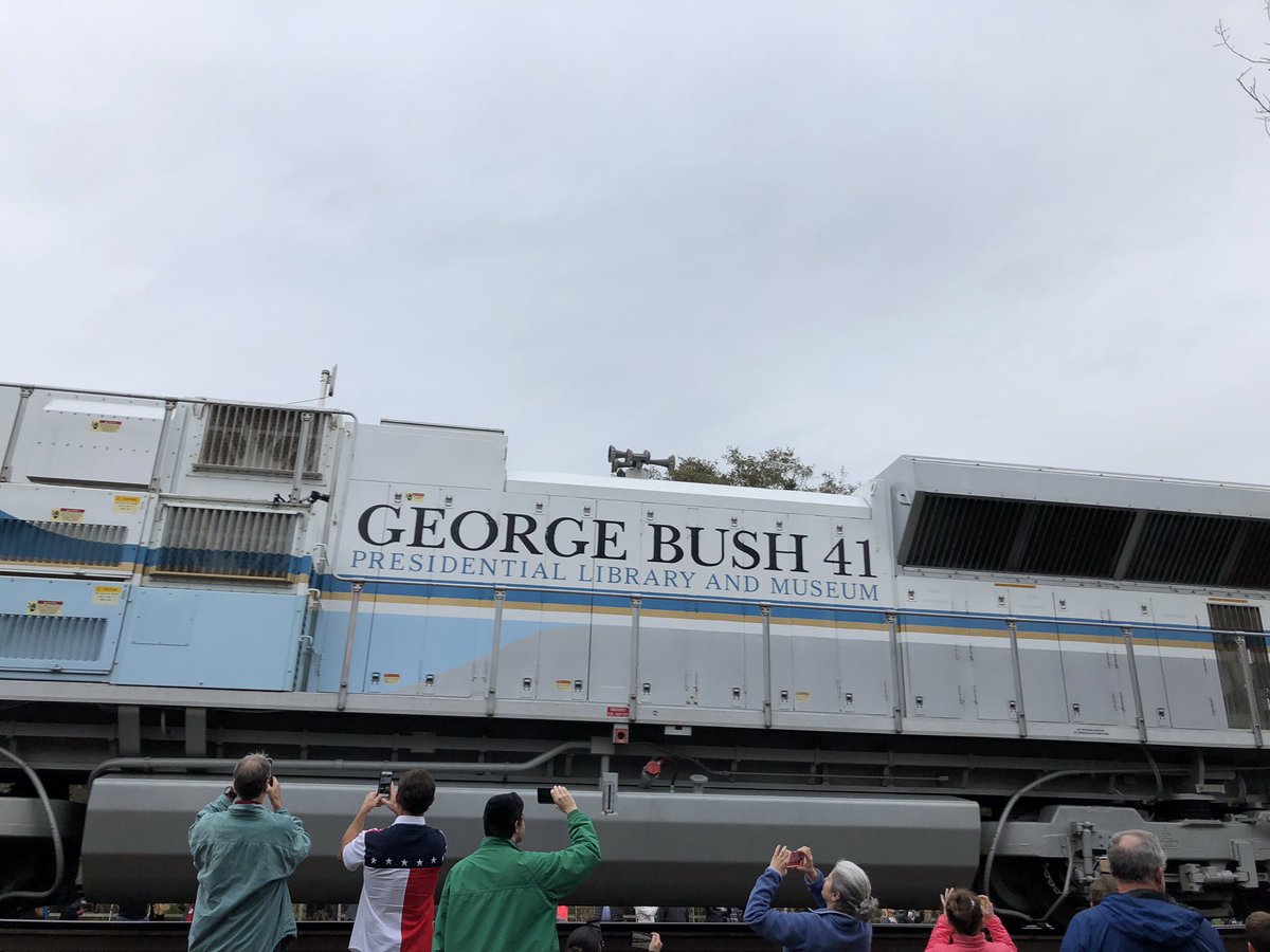 msharmon96's tweet photo. Very special train coming thru our town today on journey to Aggieland. #4141train #Bush41 https://t.co/5IDrQVjdZw
