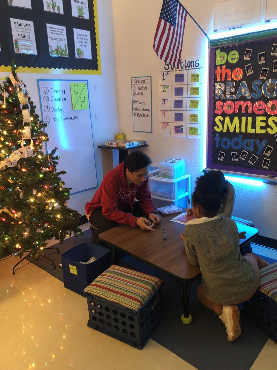 CHSBakerFCS's tweet photo. I LOVE going to the Elementary schools watching the Ready,Set, Teach  students in action! I even saw Santa today! @CanyonPrincipal, @comalcte https://t.co/Ek6Y98LfPr