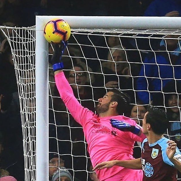 AnythingLFC_'s tweet photo. World Class 🔥#Alisson https://t.co/WLoRYs9Okp
