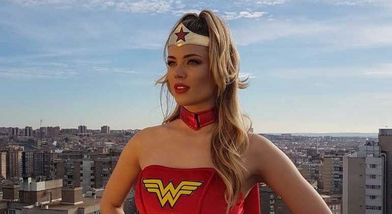 cayemszz's tweet image. Ganadora #GHVIP5 vs. Futura ganadora #GHVIP6 🔥
¿Con quién te quedas?⬇️
❤️ Alyson Eckmann
🔃 Miriam Saavedra
#SomosLaAudiencia6 #SomosLaAudiencia6D #GHVIPGala13