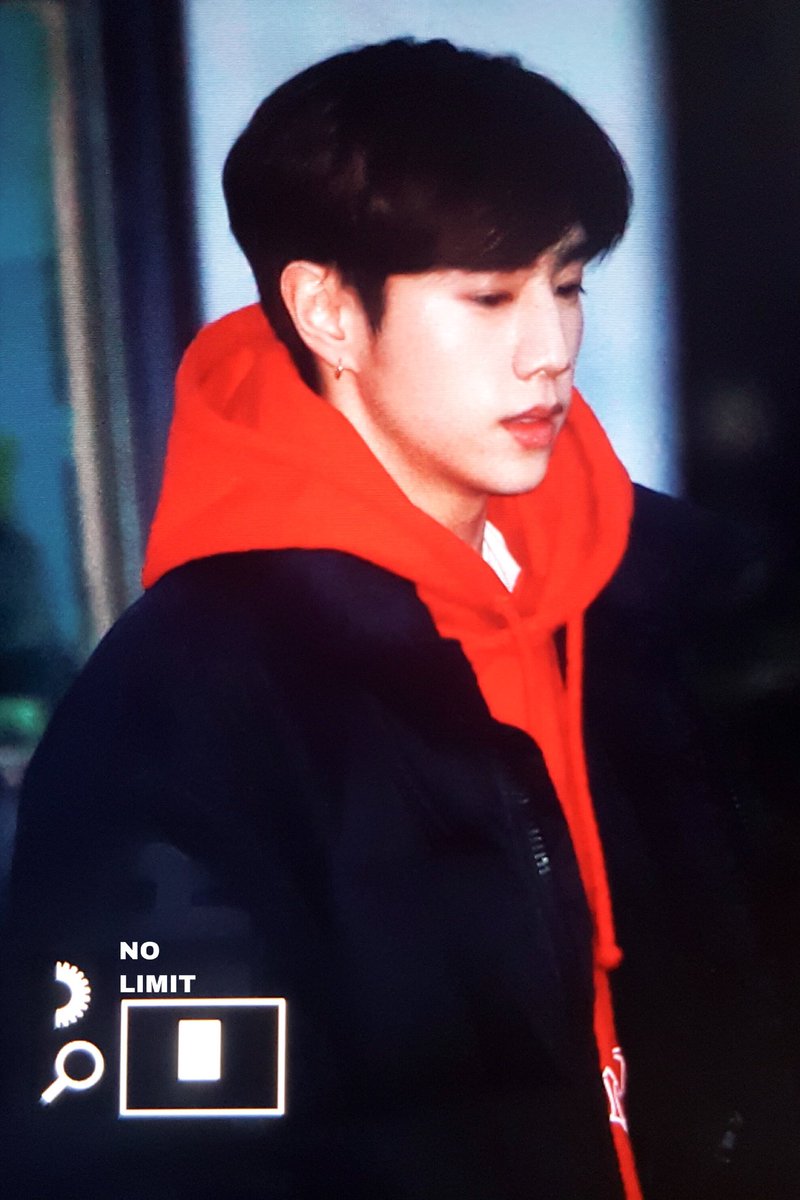 NOLIMIT0904's tweet photo. 181207  뮤직뱅크 출근

#GOT7⁠ ⁠#갓세븐⁠ ⁠#마크 #MARK https://t.co/d8t7wuoQSY
