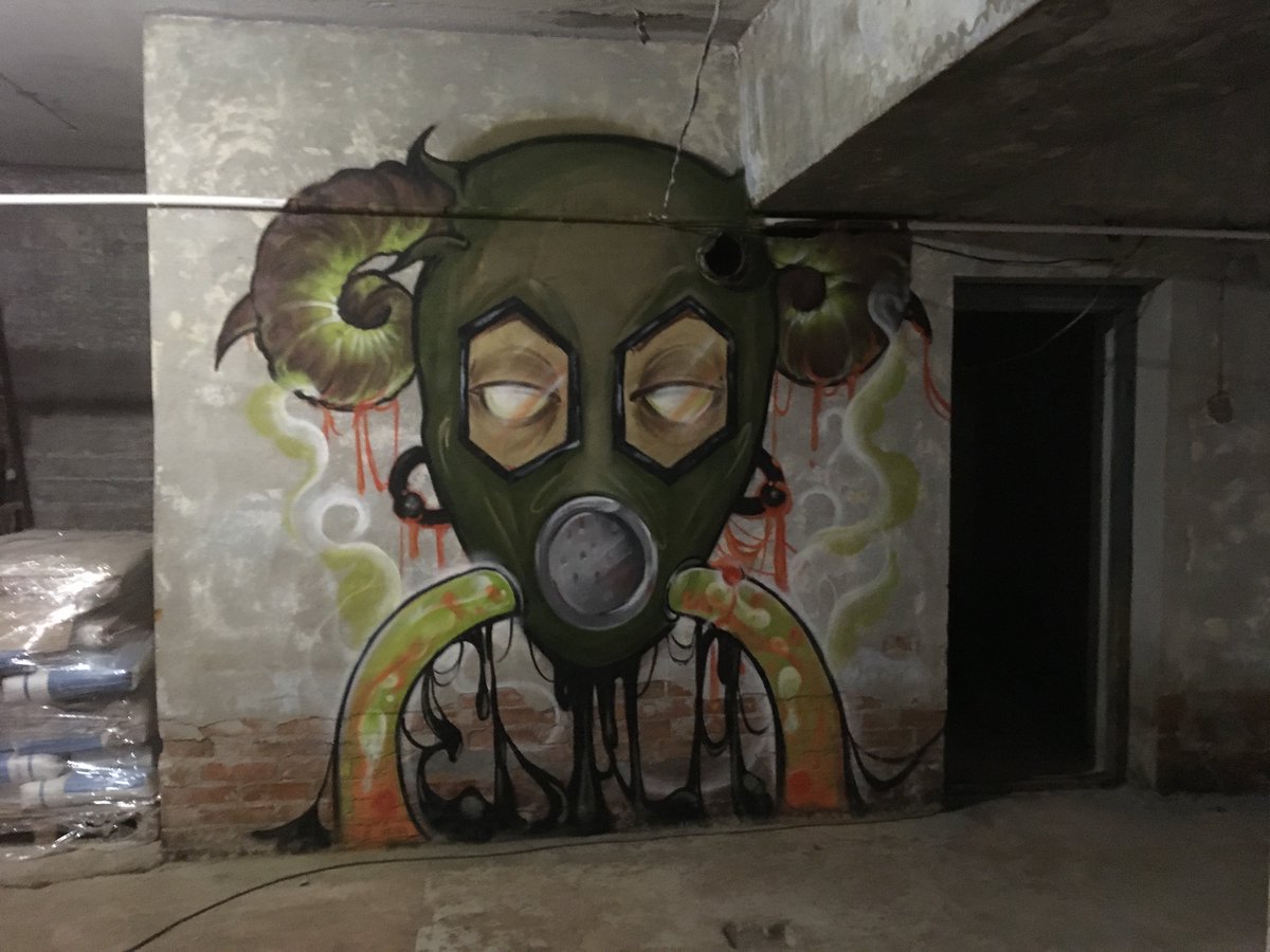 shelter_spb's tweet photo. А вот это уже — слив секретных фото из Убежища. Всегда смотри под ноги — там может оказаться не только лужа, но и 4-5 художников.

#shelterspb #убежище #питер #graffiti #sketchbattle #soon #цветно https://t.co/tas4iAVH9P