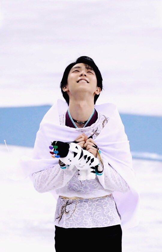 Happy birthday ice king yuzuru hanyu!! 