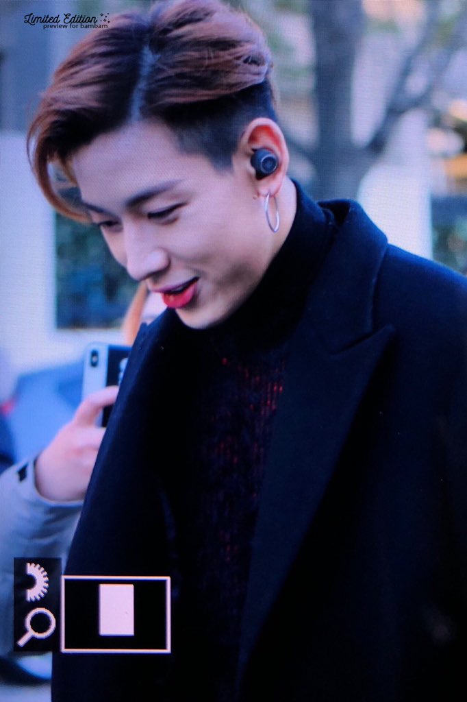 Limited970502's tweet photo. 1207 Music Bank

#갓세븐 #뱀뱀 
#GOT7 #BamBam
#GOT7_PresentYOUandME 
#GOT7_Miracle 
@BamBam1A https://t.co/jCuCl5U4mk