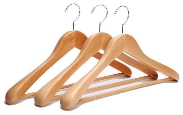 theECF's tweet photo. The @OFSS1969 drop in centre is looking for hangars for their clothing basement. Have extras? Drop off at 9526-106 avenue.  Mon-Fri 8am till 630pm and Sat, Sun and Stat Holidays are 1030am till 630pm. #yeg #operationfriendship https://t.co/p2Pq5MBfJe