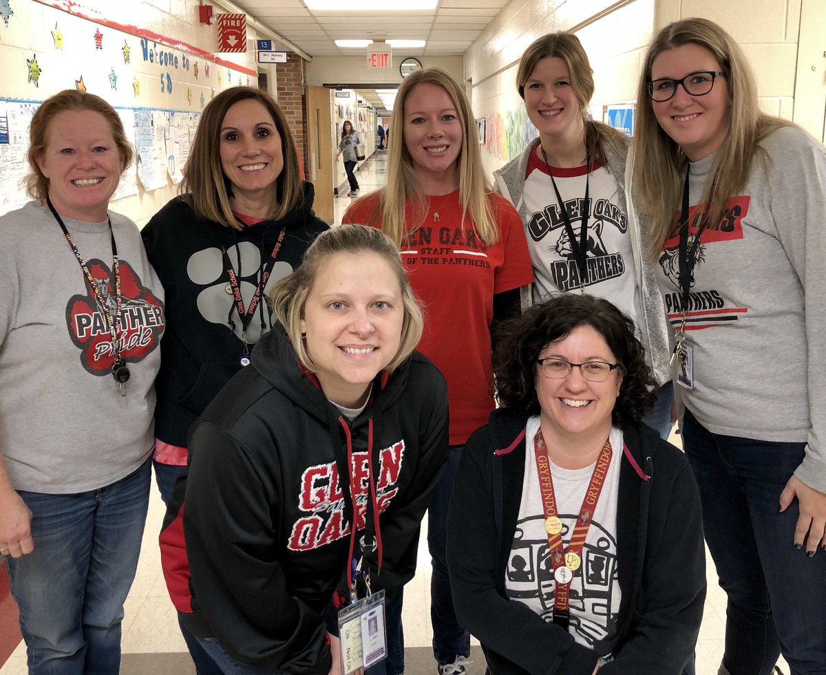MachacekMrs's tweet photo. Fifth grade teachers ❤️ Glen Oaks &amp; the 12 Days Countdown! #GO12Days  @missstefl @maloney117 @MsJohnson1028 @MrsToth3 @TidwellMrs @Kelly31841772 https://t.co/iLYo5YwvCT