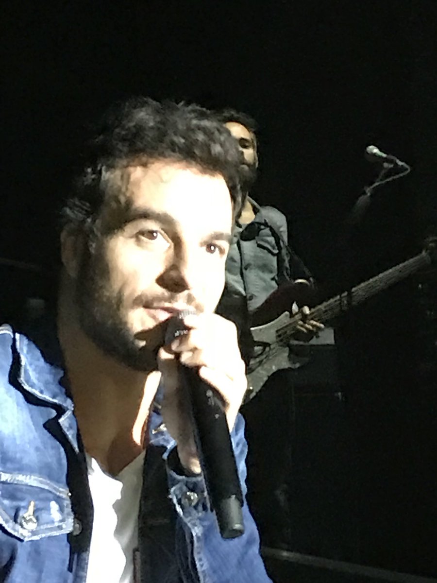 Une belle énergie à Metz avec <a href="/Amir_Off/">AMIR</a> #addictour @addictour