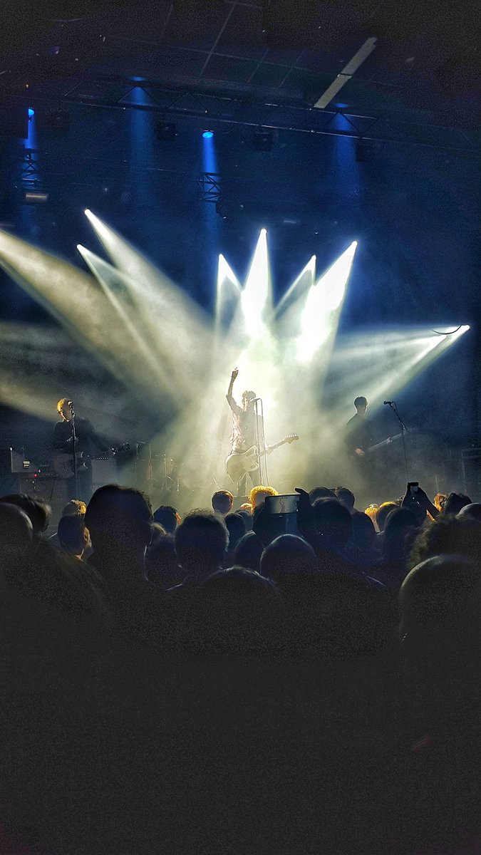 Wow, wat een ontzettend gaaf concert was dit,  Johnny Marr in de Melkweg 🎶🎸♥️ 
Zeker in mijn top 5 concerten 2018!
Heerlijke gitaren!