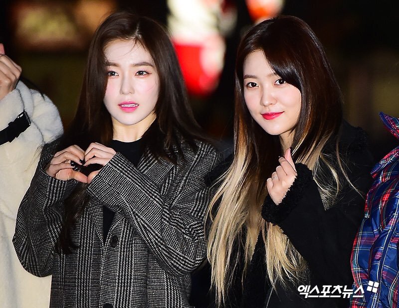 Baejoohyunews's tweet photo. [PRESS/CLIP] 181207 #REDVELVET #IRENE OTW to KBS 'Music Bank' Recording

https://t.co/1ibIxT5dVi https://t.co/MwAp1tWxni