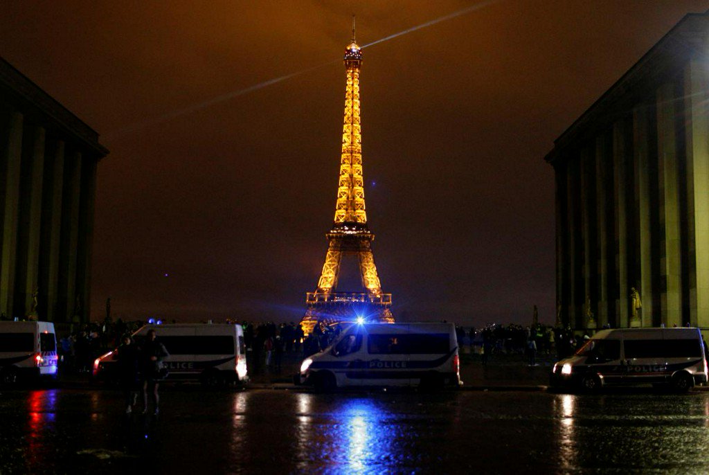 Eiffel Tower, Louvre among Paris tourism sites to close on Saturday https://reut.rs/2RFX1MS