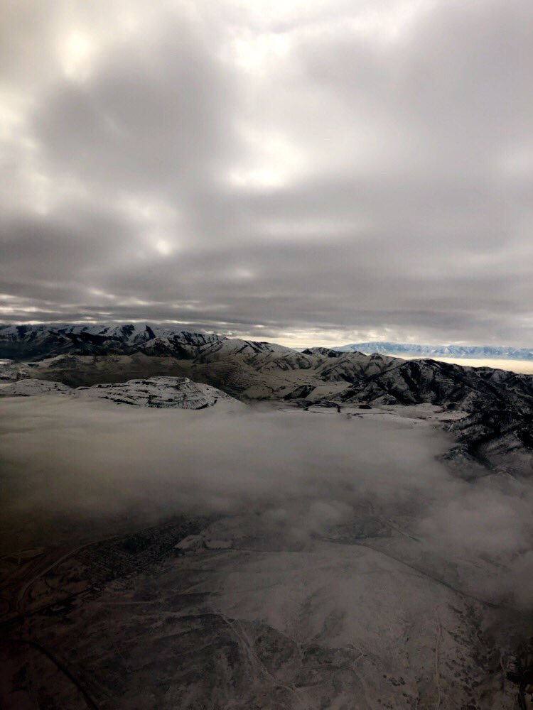 Tyson_McHatten's tweet photo. Nice views on the descent into Salt Lake City with @BlackBearsFB https://t.co/ljSfaTPnYN
