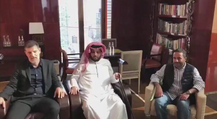 3bood1927's tweet photo. عار على الإعلام
أن يُطلَق عليه : إعلامي!
• تركي يتكفل بـ عقد بيليتش
ويأتي به لـ الاتحاد..
• جستنيه : مبروك لجماهير الاتحاد بيليتش , تركي خير مُعين لـ المقيرن!
• تركي : دياز كان أفضل من بيليتش..
• جستنيه - الإمّـعة : لو بقي بيليتش مُدربًا للاتحاد سيصبح الوضع أسوء.. إلخ... https://t.co/auuopM6B8L