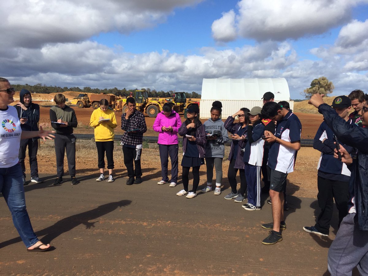 UrbaniakSuzy's tweet photo. On our #KentStCoRE field trips our sponty’s are a treasure. This one was a HMS stop on our way to Bunbury. #therealclassroom #CoREExpansion https://t.co/hdtMBg2brO