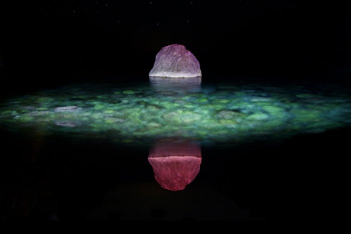 Just 19 days left until Christmas. Order a signed, original print today and get it in time! Check out Hiko Uemura's print 
fractionhps.bigcartel.com/product/hiko-u… 
#buyart #supportartists #behappy