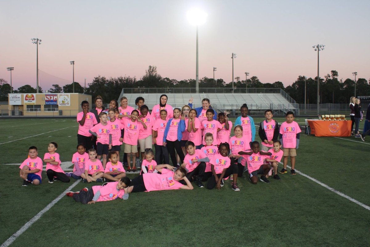 GCCAS1's tweet photo. Even though it was cold, our students had a great time participating in the 95210 Kids on the Go final mile! Great job students! #kidsonthego #kidsonthego95210 #finalmile #95210 #collierschools https://t.co/v1rht3R6NC
