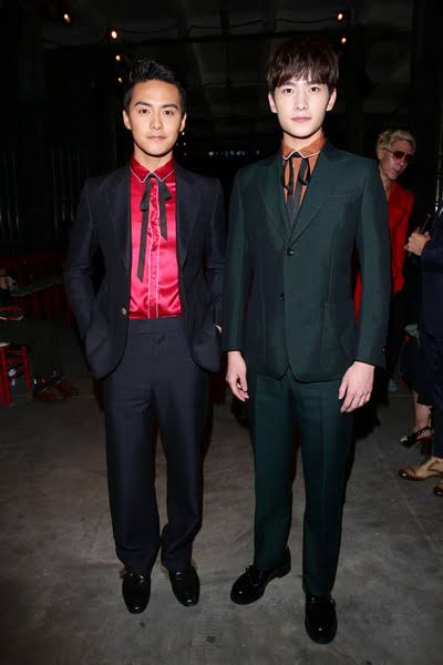 YangShuangPH's tweet photo. Ma Tianyu Connection Thread:

The man on the left. His connection to #YangShuang has always been a mystery to fans.

This is the only photo he and #YangYang have together. They also don't have any project together. To fans, they're not friends.

 #YangShuangPH #杨洋 #洋爽 https://t.co/6dxvRyvMUk