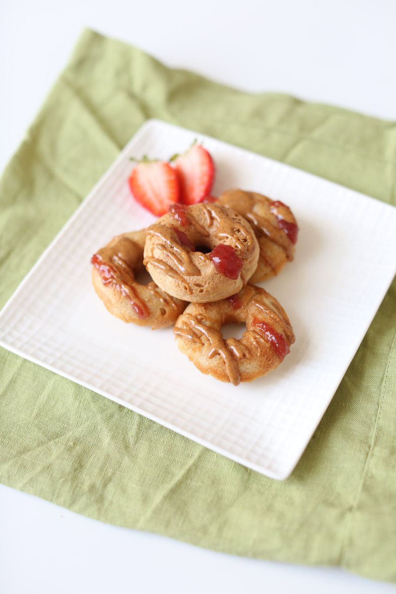 MuffinElse's tweet photo. Making a healthy version of these mini donuts topped with nut butter and jelly by using our pancake mix! #pbandj #donuts #paleodonuts #paleo #healthy #muffinelse https://t.co/im6UAhdKKV