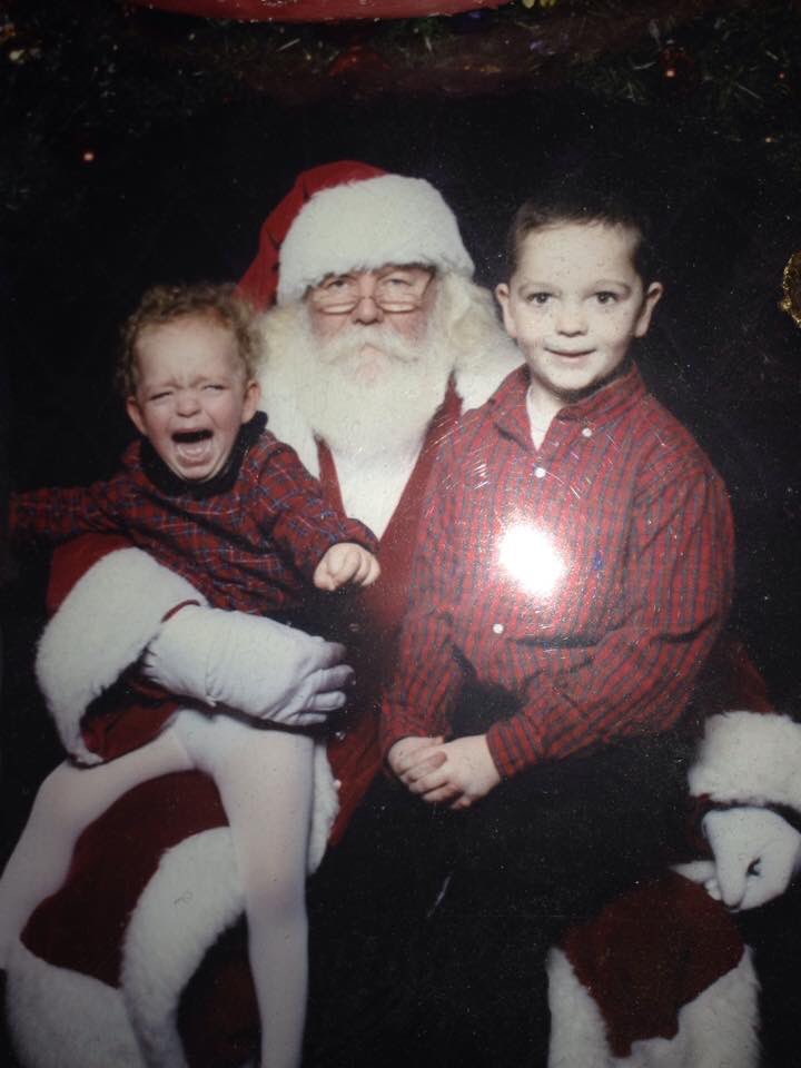 mkmpsu1's tweet photo. @TheEllenShow best Christmas photo ever #EllenRateMySantaPhoto https://t.co/vavDDVPz5n