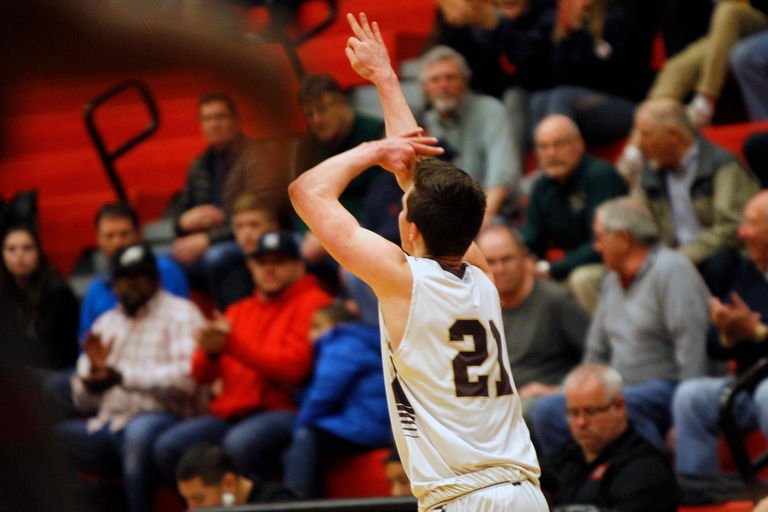 PAHoopsReport's tweet photo. What a start for Bethlehem Catholic! They are leading Imhotep at 14-1 to start this game! This may be Imhotep’s largest deficit so far this season! https://t.co/T0bmo5SICo