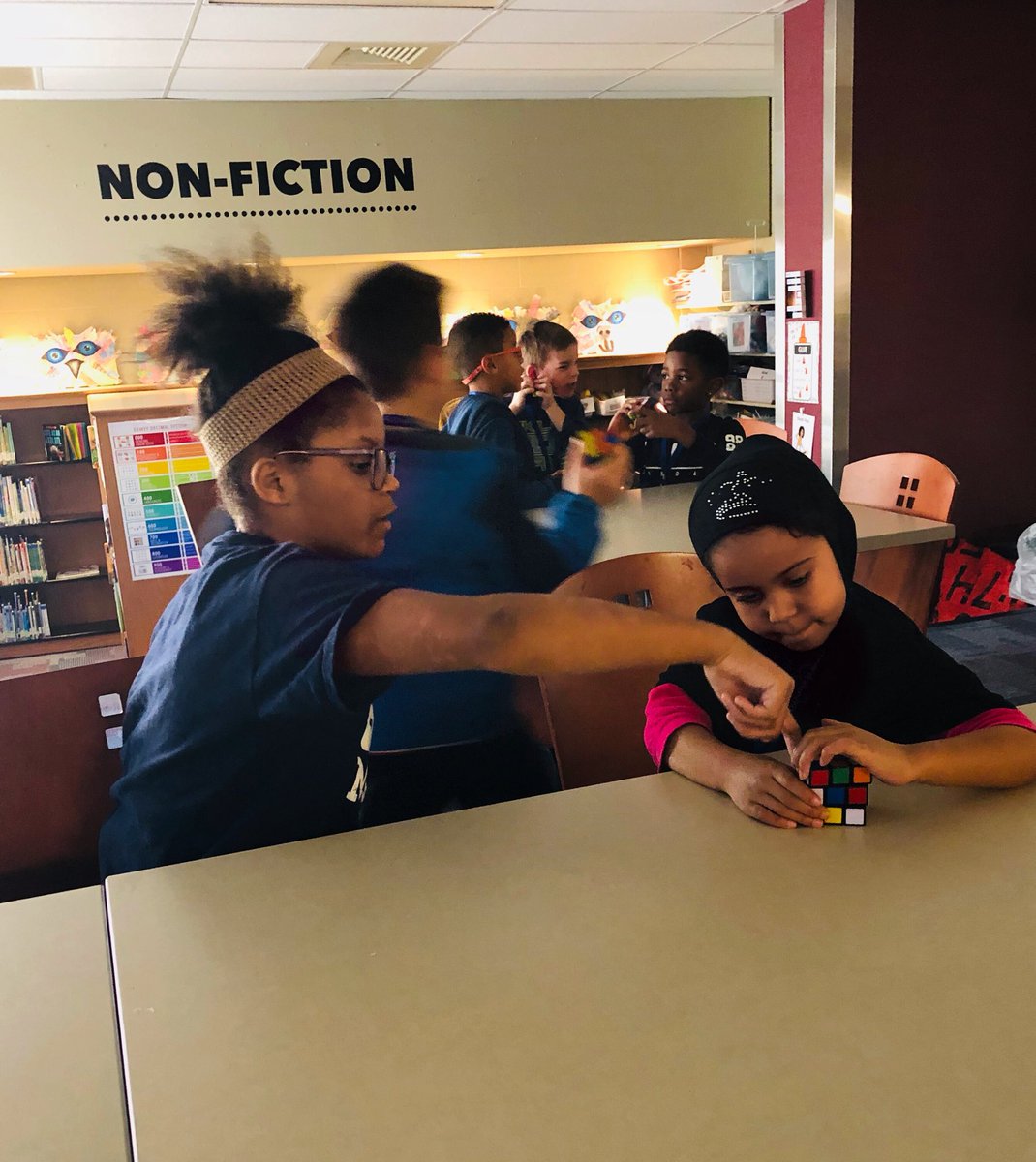 OurLoudLibrary's tweet image. With out media assistant out today these library leaders stepped up! So proud of their leadership in action!  #librarylife #studentleadership