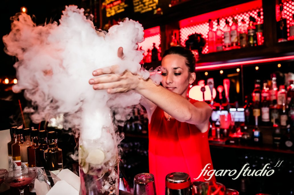 Le meilleur #cadeau dernière minute que vous pouvez offrir : un des 3 #coffrets-prestige du #Lab! 🍹
Même le gros barbu en rouge ne ferait pas mieux (on l'assume au risque de se retrouver sur la liste des vilains) 🎅😈

Achetez ici 👉 goo.gl/RwKZrD